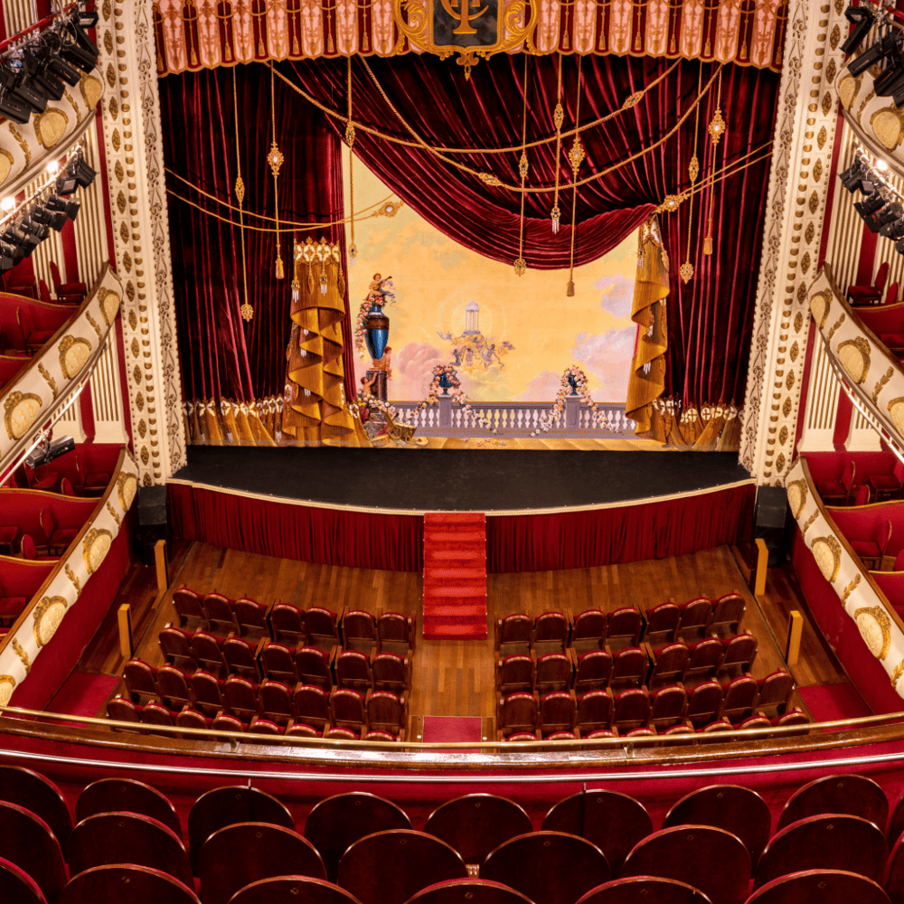 Bask on the Beauty of Broadway