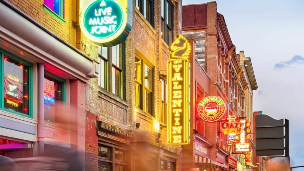 Really Entertaining Tours – Live Nashville! Walking Tour