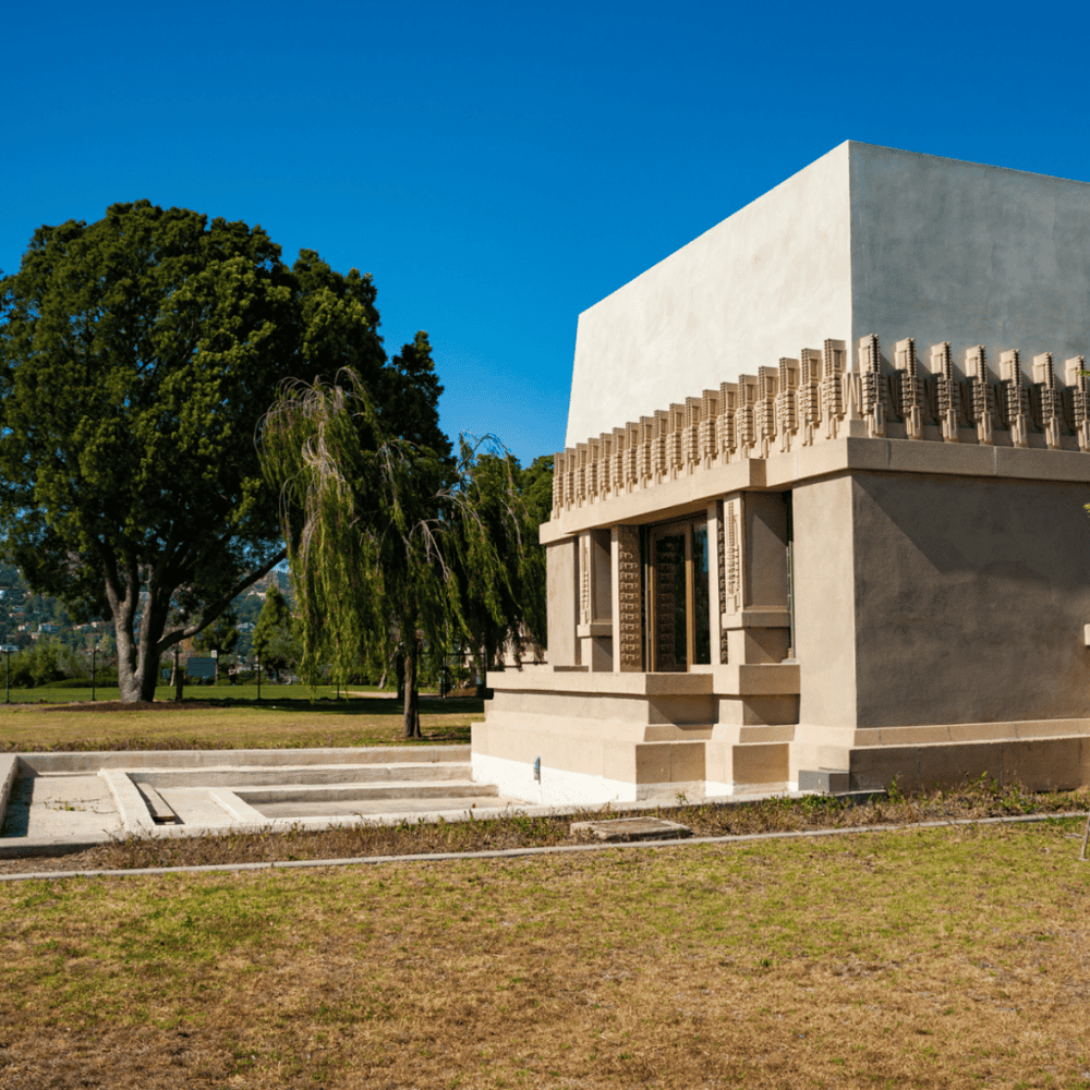 Barnsdall Art Park & Hollyhock House