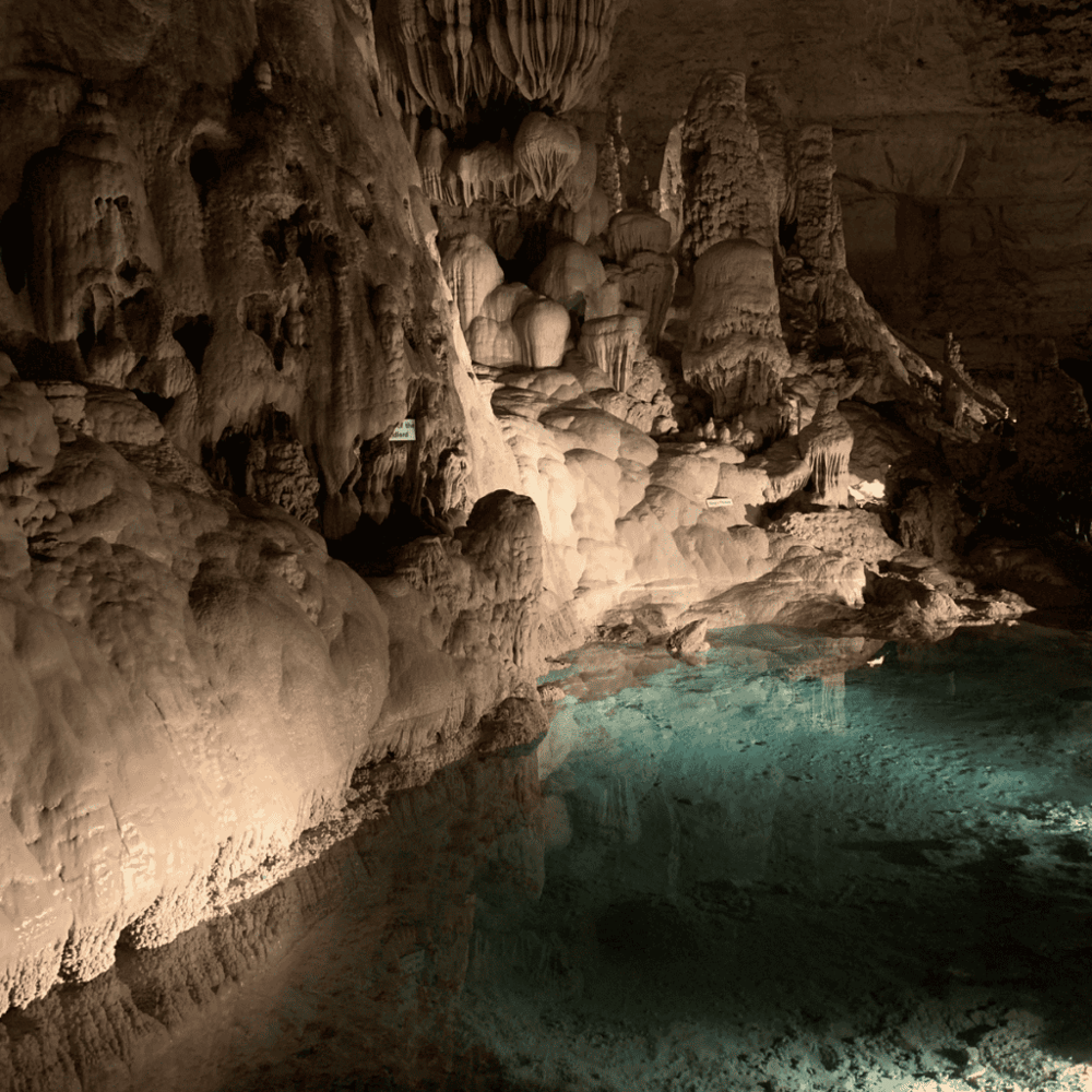 Natural Bridge Caverns