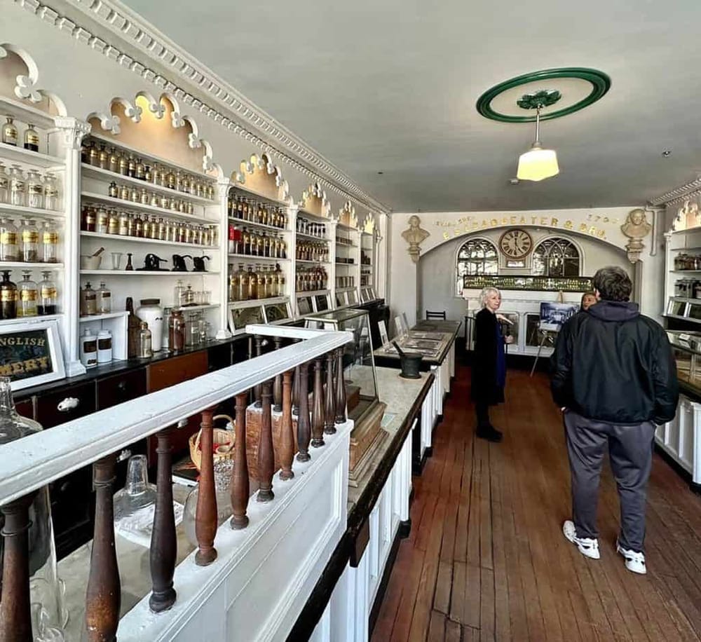 Stabler-Leadbeater Apothecary Museum