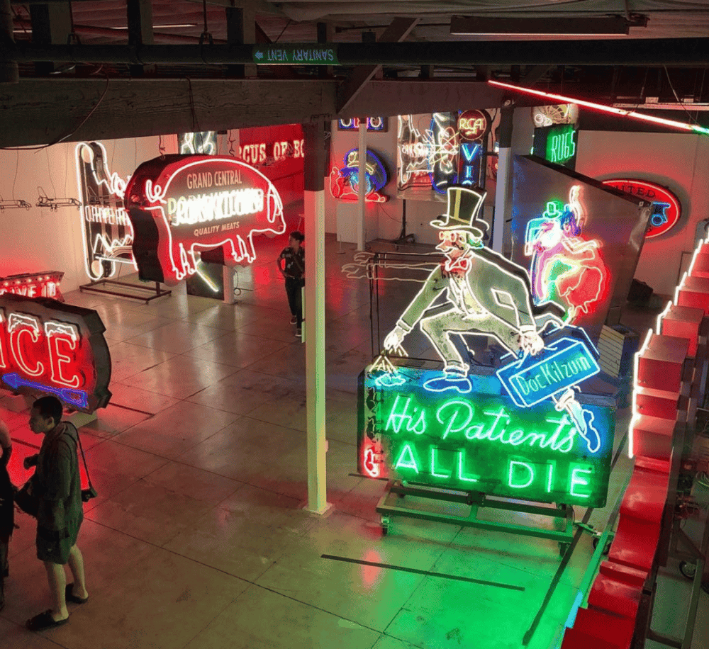 Museum of Neon Art