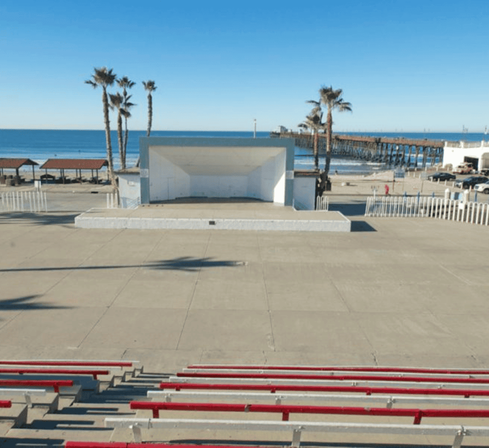 Pier Plaza and Amphitheatre