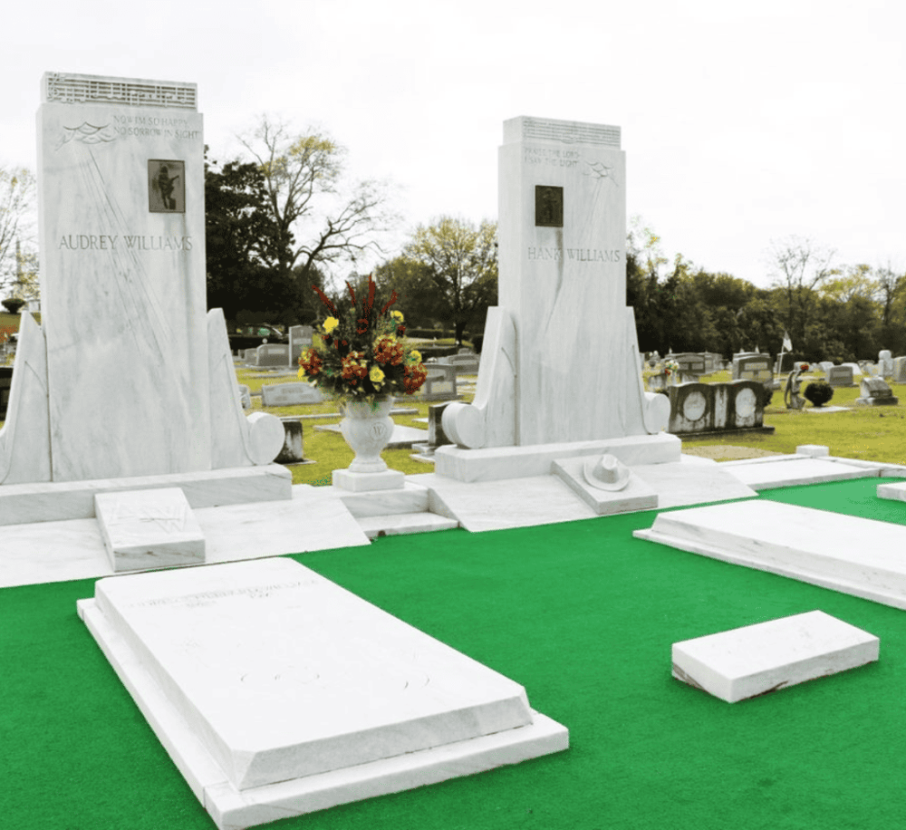 Hank Williams Memorial & Gravesite
