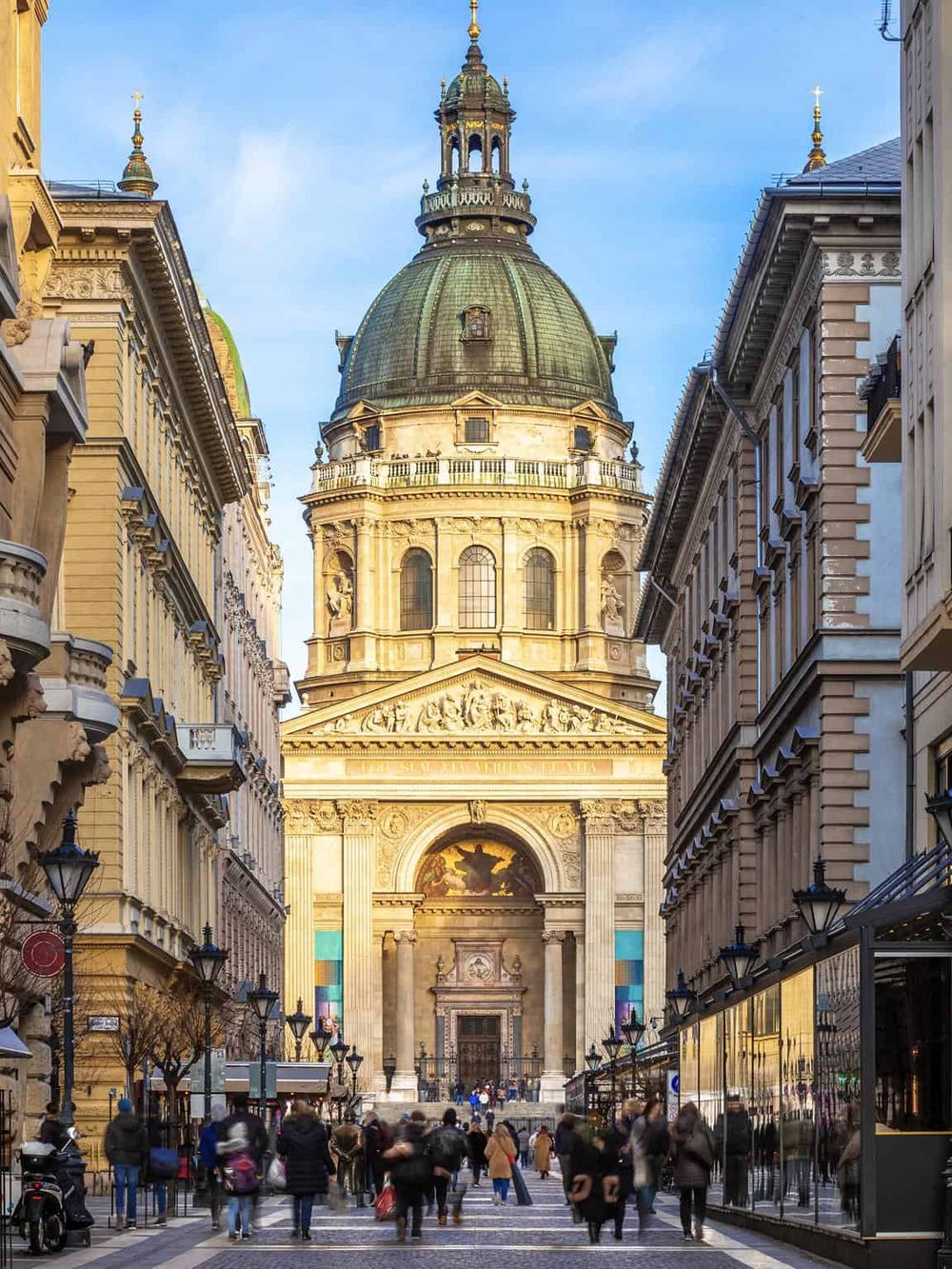 Grand Basilica of Saint Stephen in Budapest, Hungary, a popular destination for travelers and tourists.
