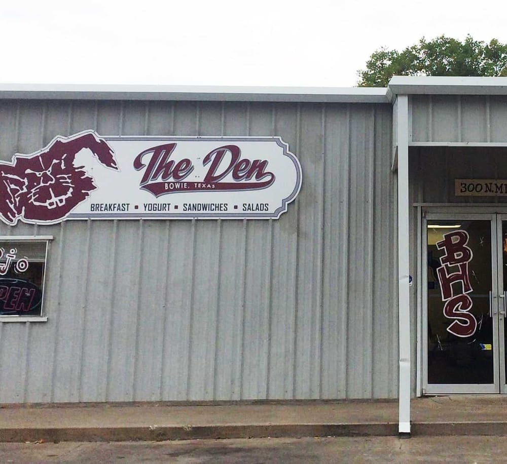 Cozy local diner in Bowie, Texas offering breakfast, yogurt, sandwiches, and salads. Perfect for casual dining and breakfast near Bowie.