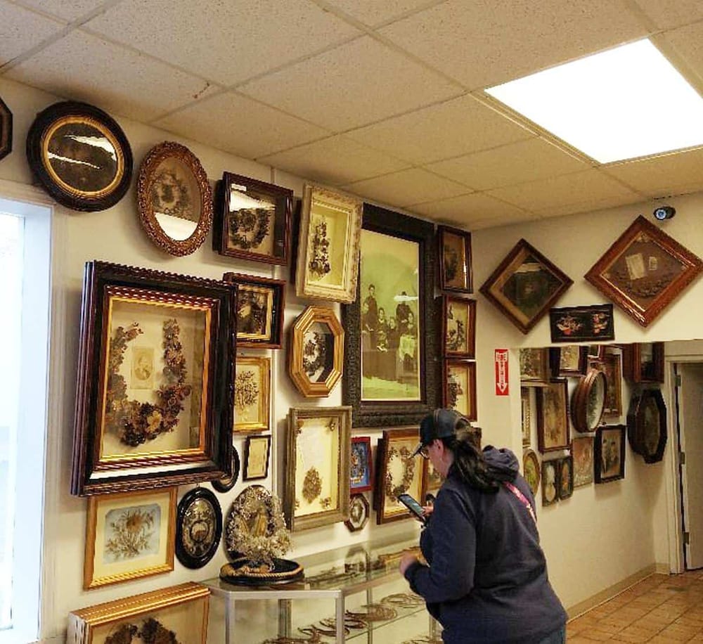 Antique picture frames display wall decor at QuestForDirections.