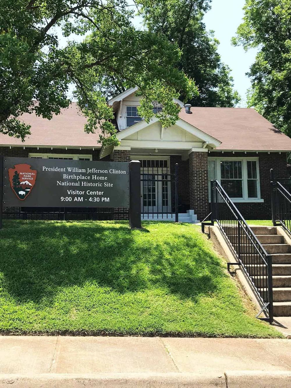 Historic presidential home of William Jefferson Clinton at National Park Service.