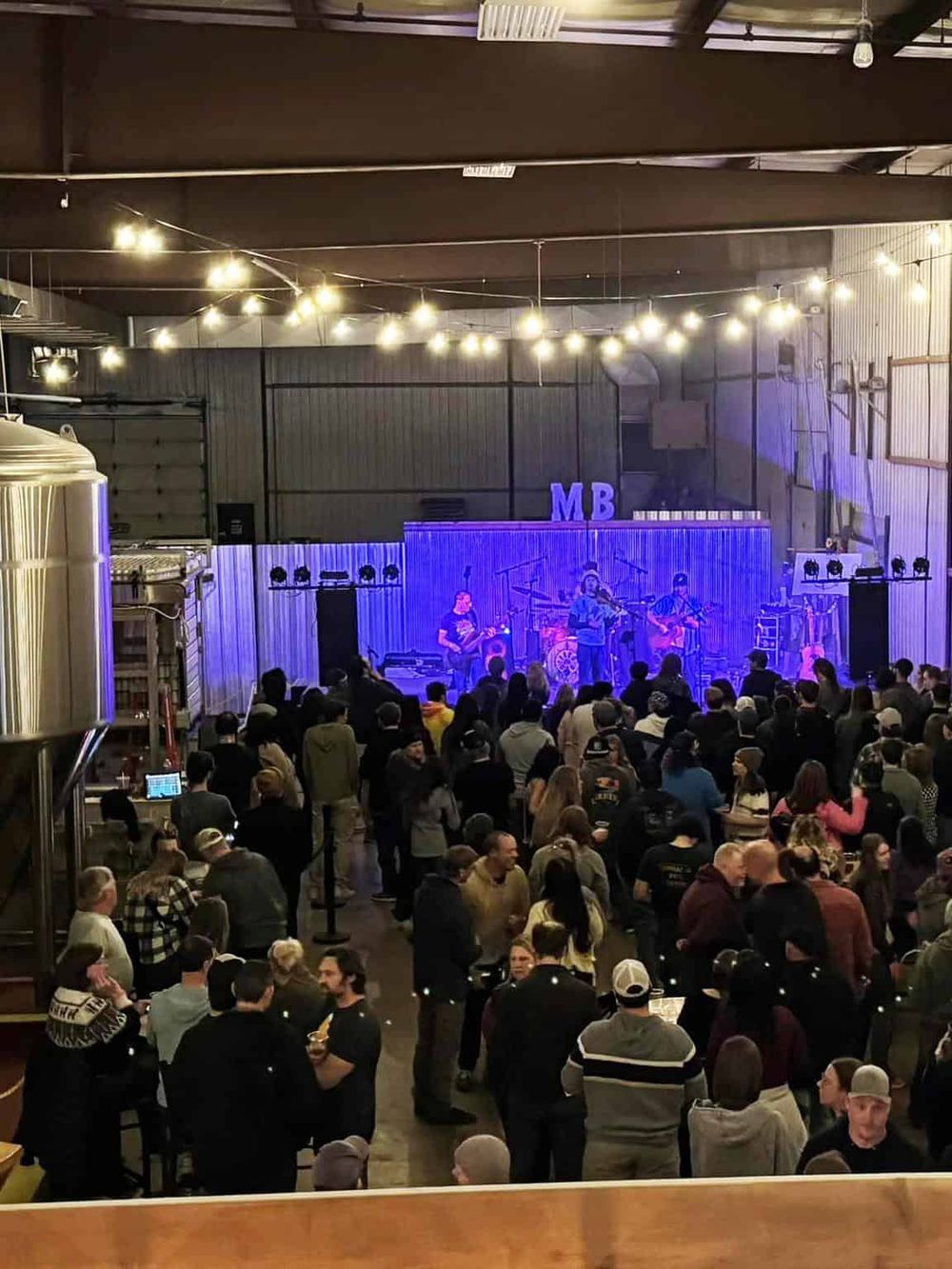 Live music performance at Quest for Directions entertainment venue.