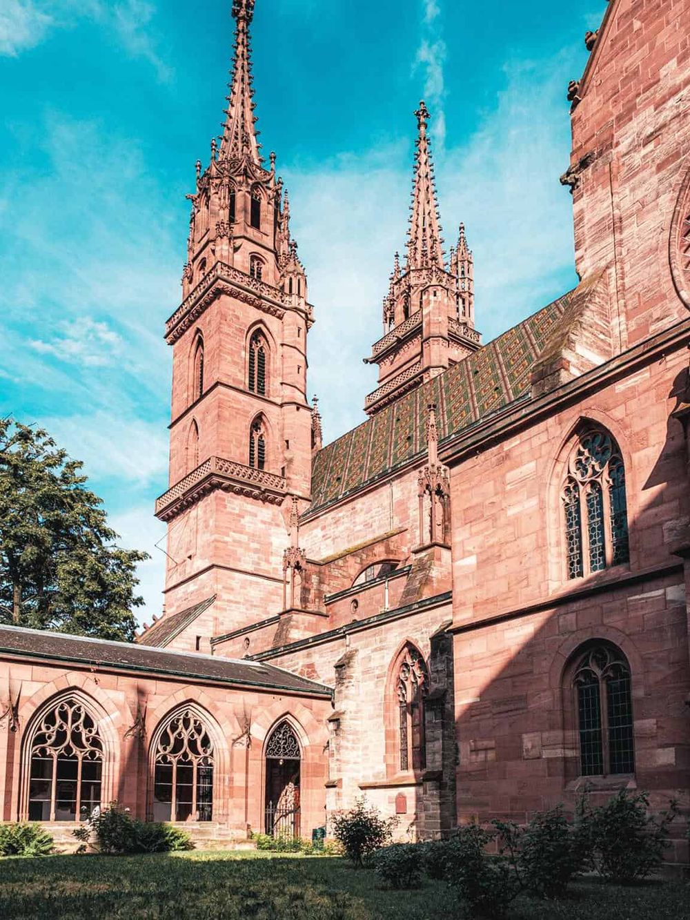 St. Vitus Cathedral in Prague, a Gothic masterpiece and key landmark in Czech Republic tourism.