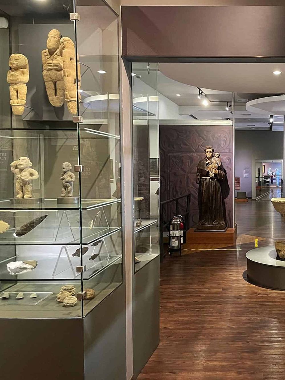 Ancient artifact exhibit at QuestForDirections museum showcasing archaeological finds and cultural history.