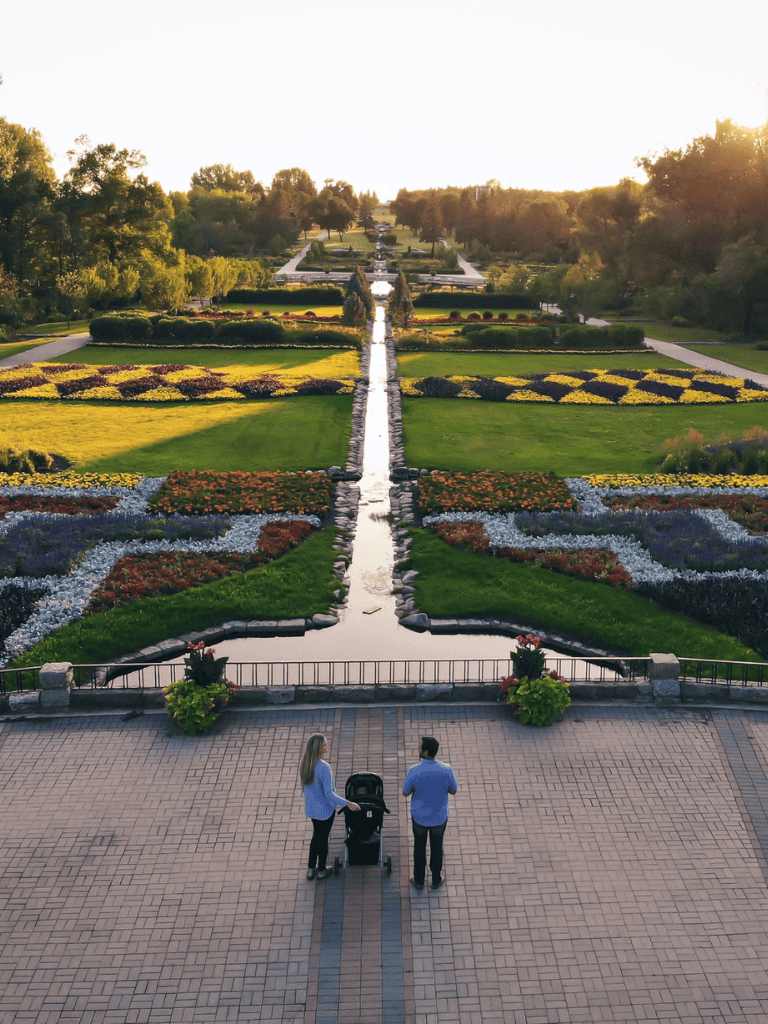 Colorful gardens and scenic pathways at Quest for Directions park, a perfect outdoor destination for family and leisure.