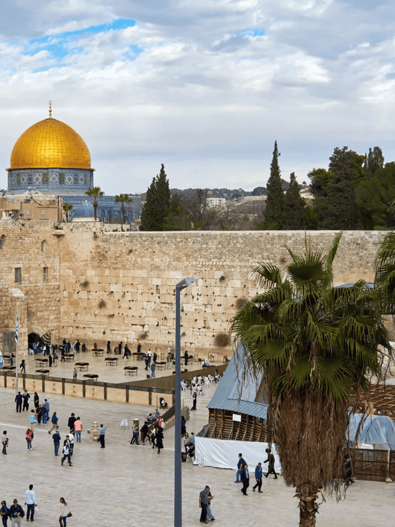 Golden Dome of the Rock, iconic Jerusalem landmark, spiritual site, historic place, religious significance.