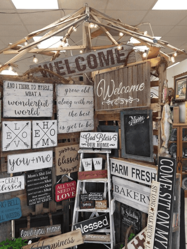 Welcome rustic farmhouse decor signs for home and garden.