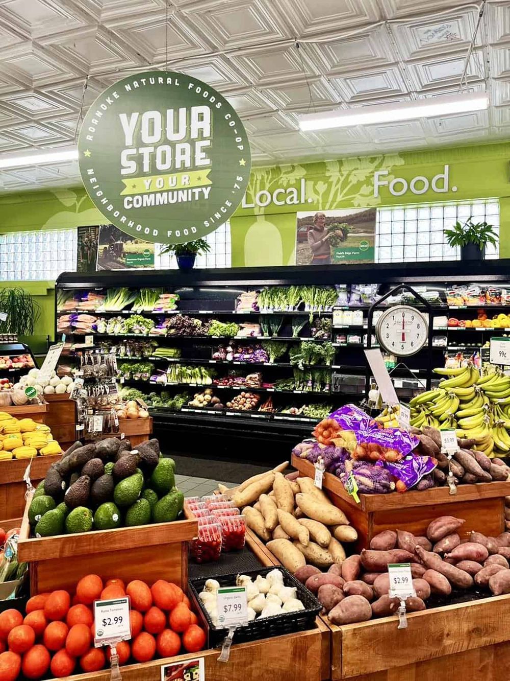 Fresh organic produce at local neighborhood grocery store for healthy living.