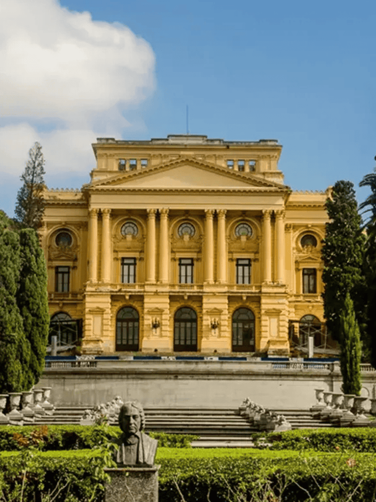 Palatial government building with classical architecture in Sacramento, California.