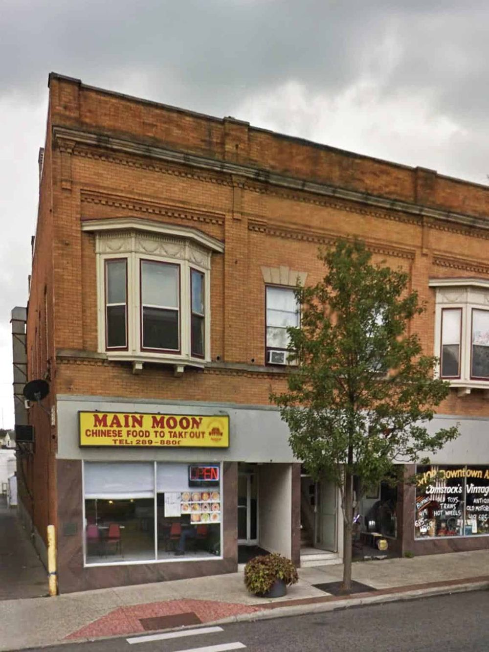 Affordable Chinese food takeaway restaurant in downtown Quest for Directions area.