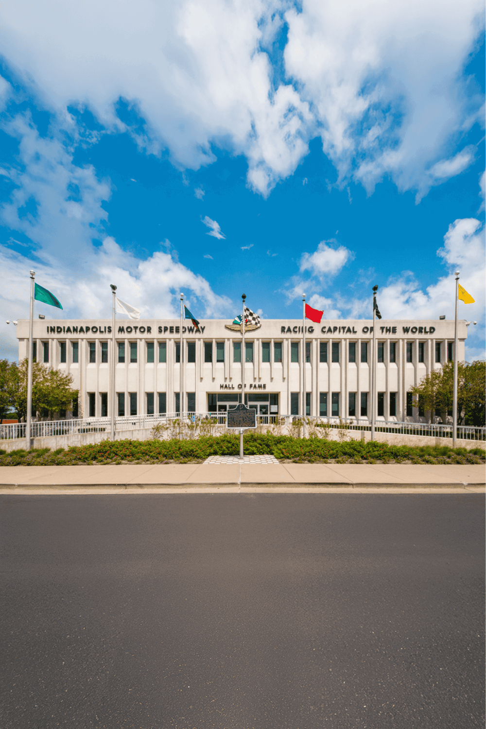 Indianapolis Motor Speedway, racing capital, Hall of Fame, sports venue in Indiana, car racing history.