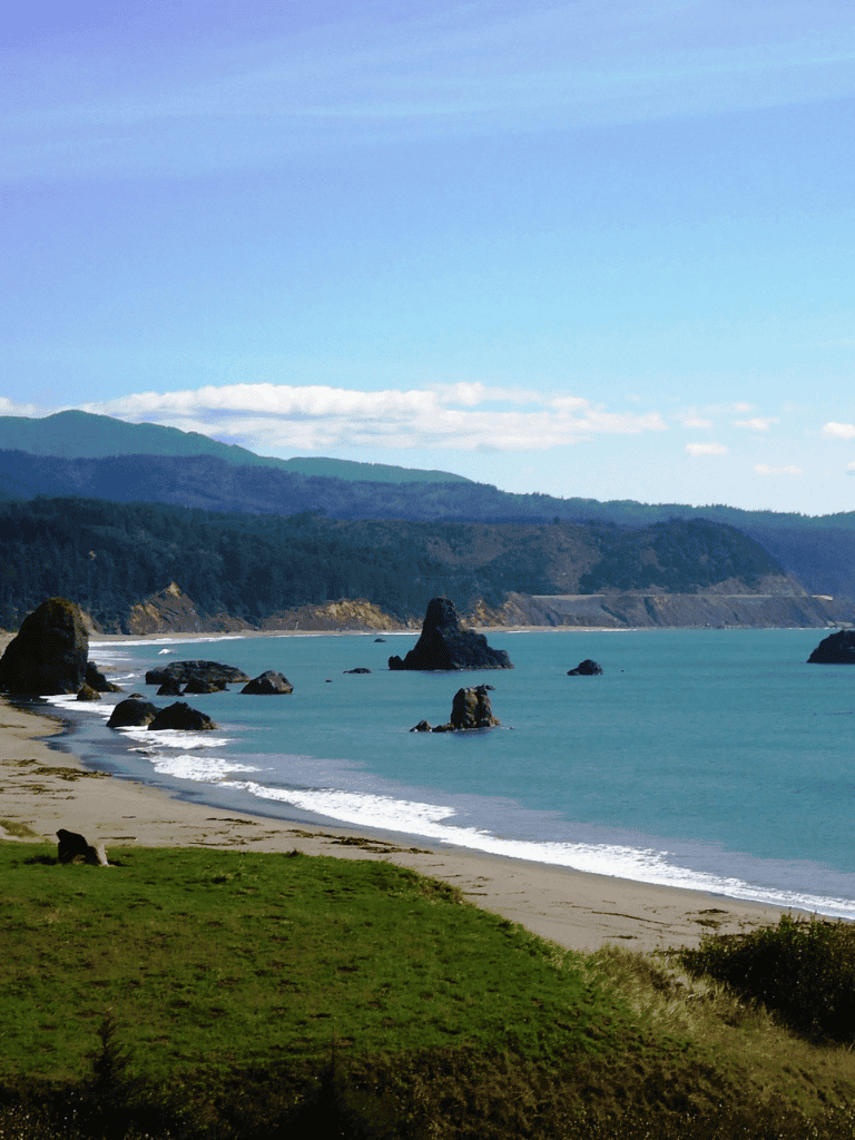 Breathtaking Oregon Coast with rugged rocks and scenic shoreline, perfect for travel and adventure.