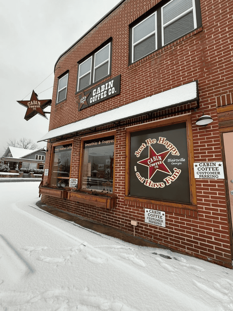 Cozy coffee shop in Blairsville, Georgia offering smoothies, frappes, and fresh roasted coffee.