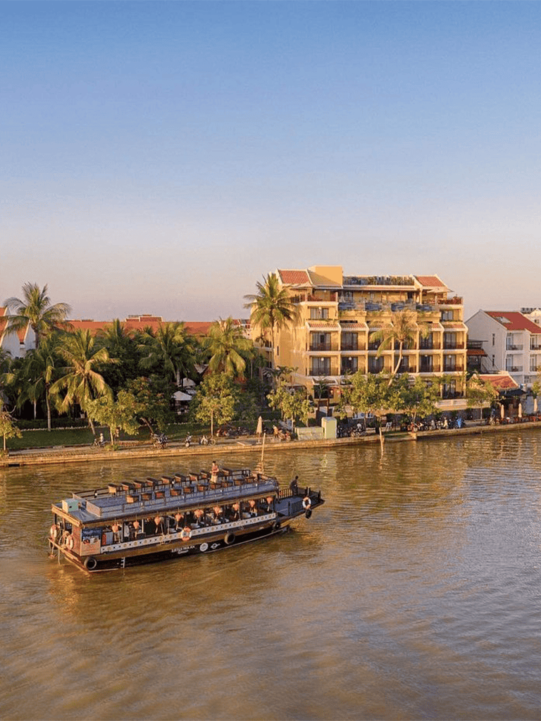 Boat tour along scenic waterway in Fort Lauderdale, Florida.