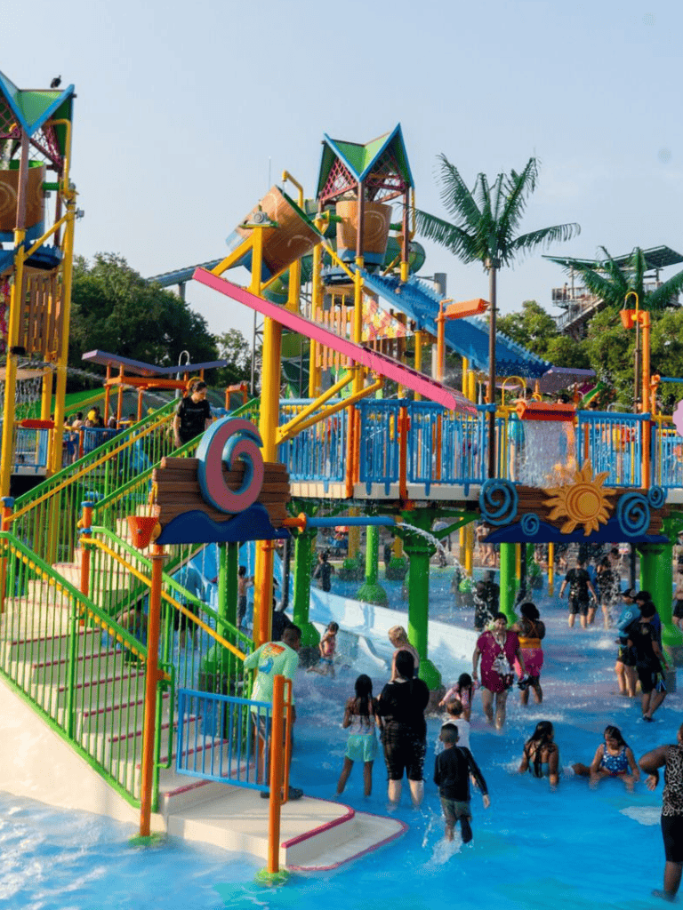 Splash pad at QuestForDirections water park, family-friendly outdoor aquatic fun and water activities.