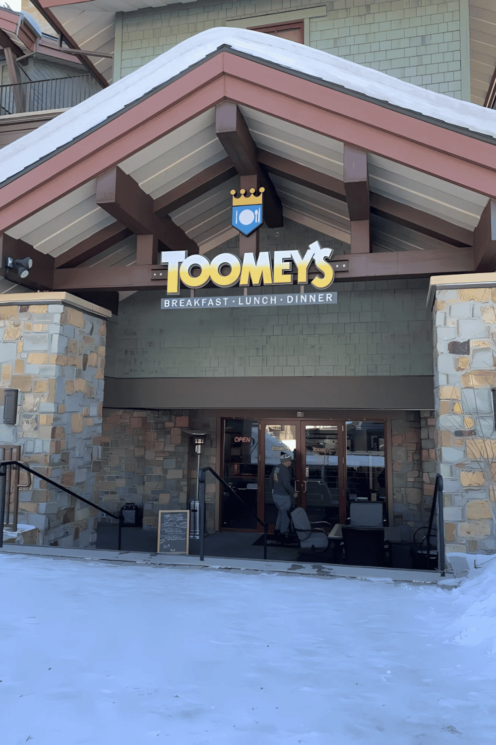 Comfortable family-friendly restaurant specializing in breakfast, lunch, and dinner on Quest for Directions site.