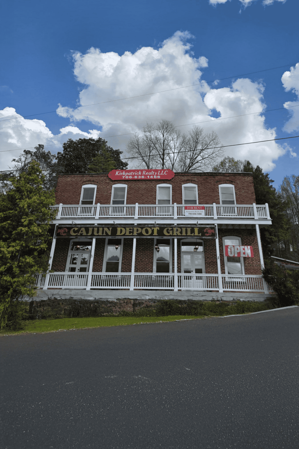 Sustainable road trip tips and traffic safety guides from QuestForDirections.com.